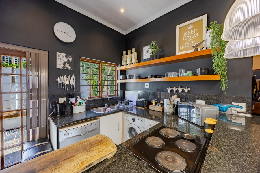 2 Bedroom Property for Sale in Harfield Village Western Cape